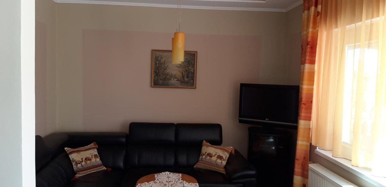 Ildi Apartman เจเนชดิแอช ภายนอก รูปภาพ